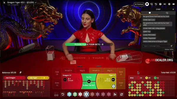 How to play Dragon Tiger and notes to not lose