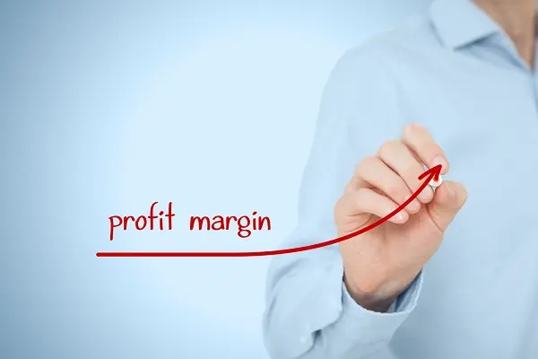 The house's formula and profit margin calculation help players make the best choice